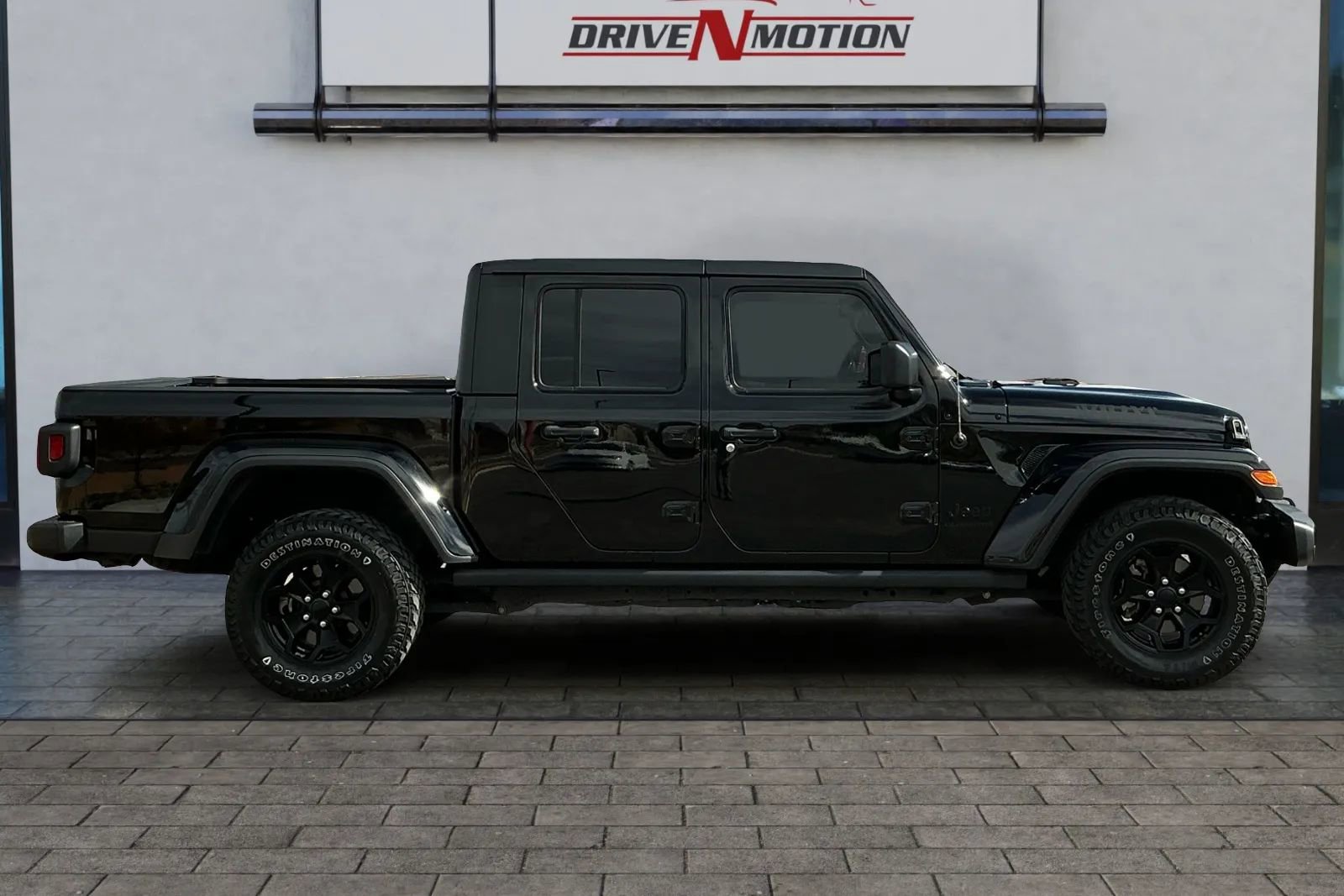 Used 2021 Jeep Gladiator Sport image 3