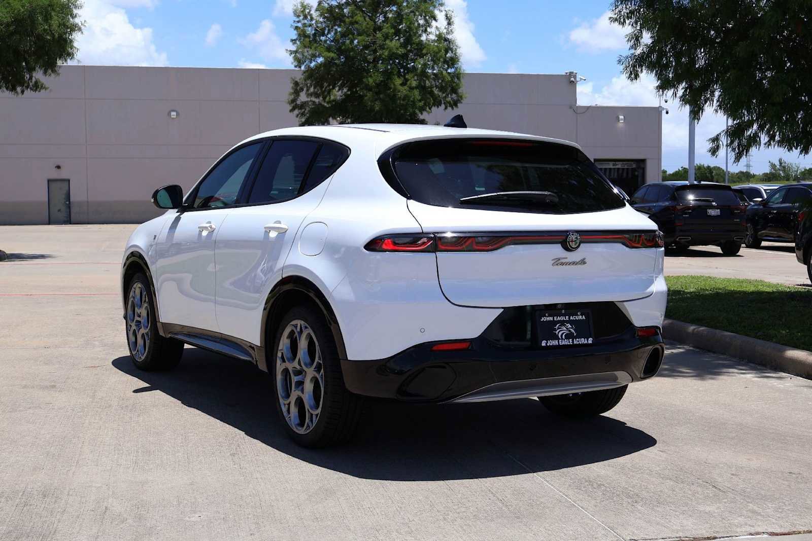 Used 2024 Alfa Romeo Tonale Ti w/ Premium Interior Package AWD/4WD image 4