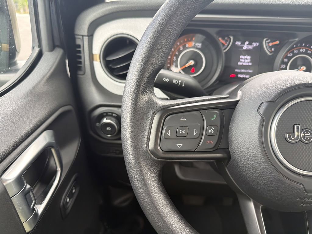 Used 2025 Jeep Wrangler Sport AWD/4WD image 27