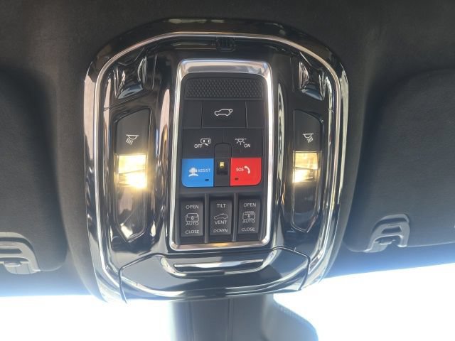 Used 2025 Jeep Grand Wagoneer L Series III w/ Rear Seat Video Group 1 AWD/4WD image 46