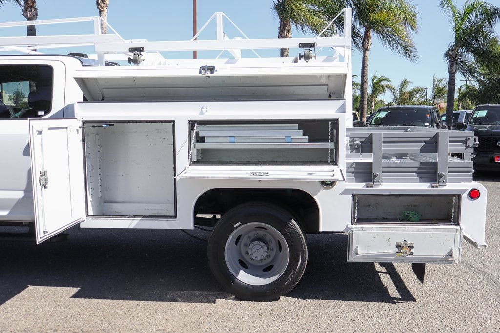 Used 2022 Ford F550 2WD Crew Cab Super Duty w/ Power Equipment Group image 6