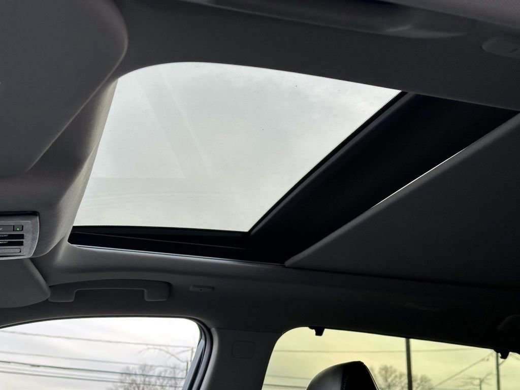 Certified 2025 Nissan Rogue Platinum w/ Tech Package image 23