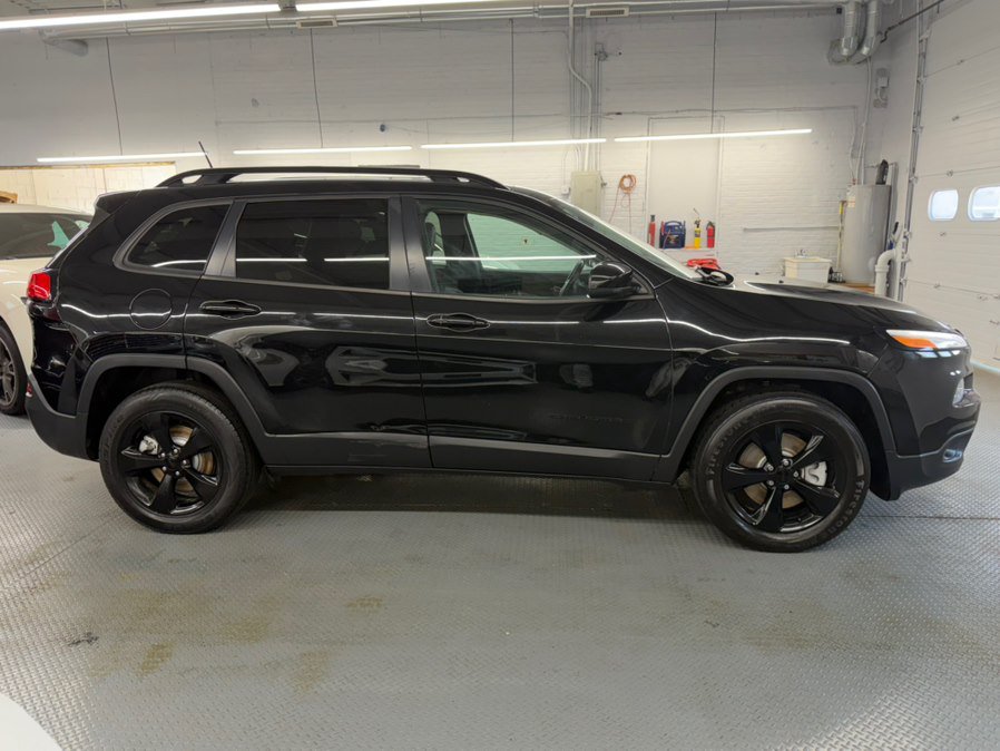 Used 2018 Jeep Cherokee Limited w/ High Altitude Package AWD/4WD image 6