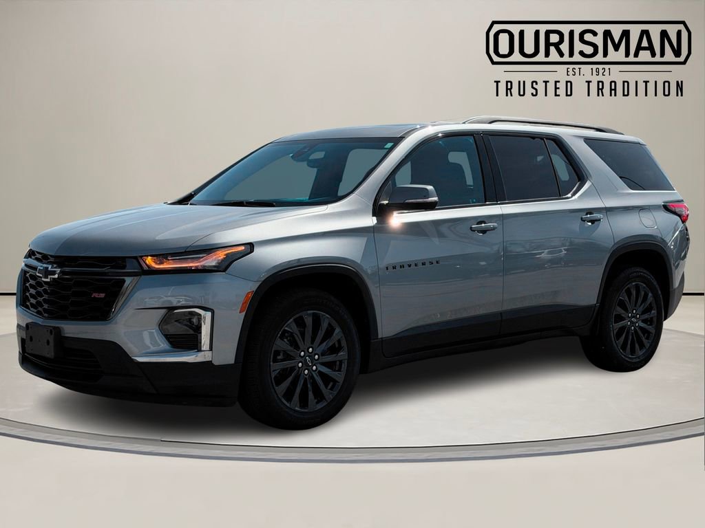 Used 2023 Chevrolet Traverse RS image 2