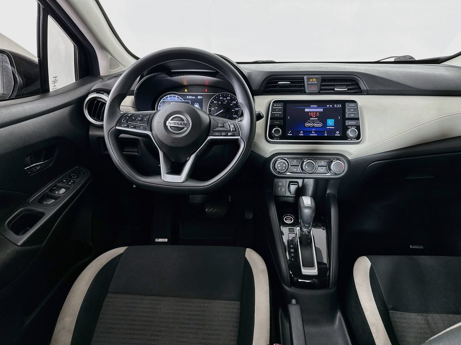 Used 2021 Nissan Versa SV FWD image 20