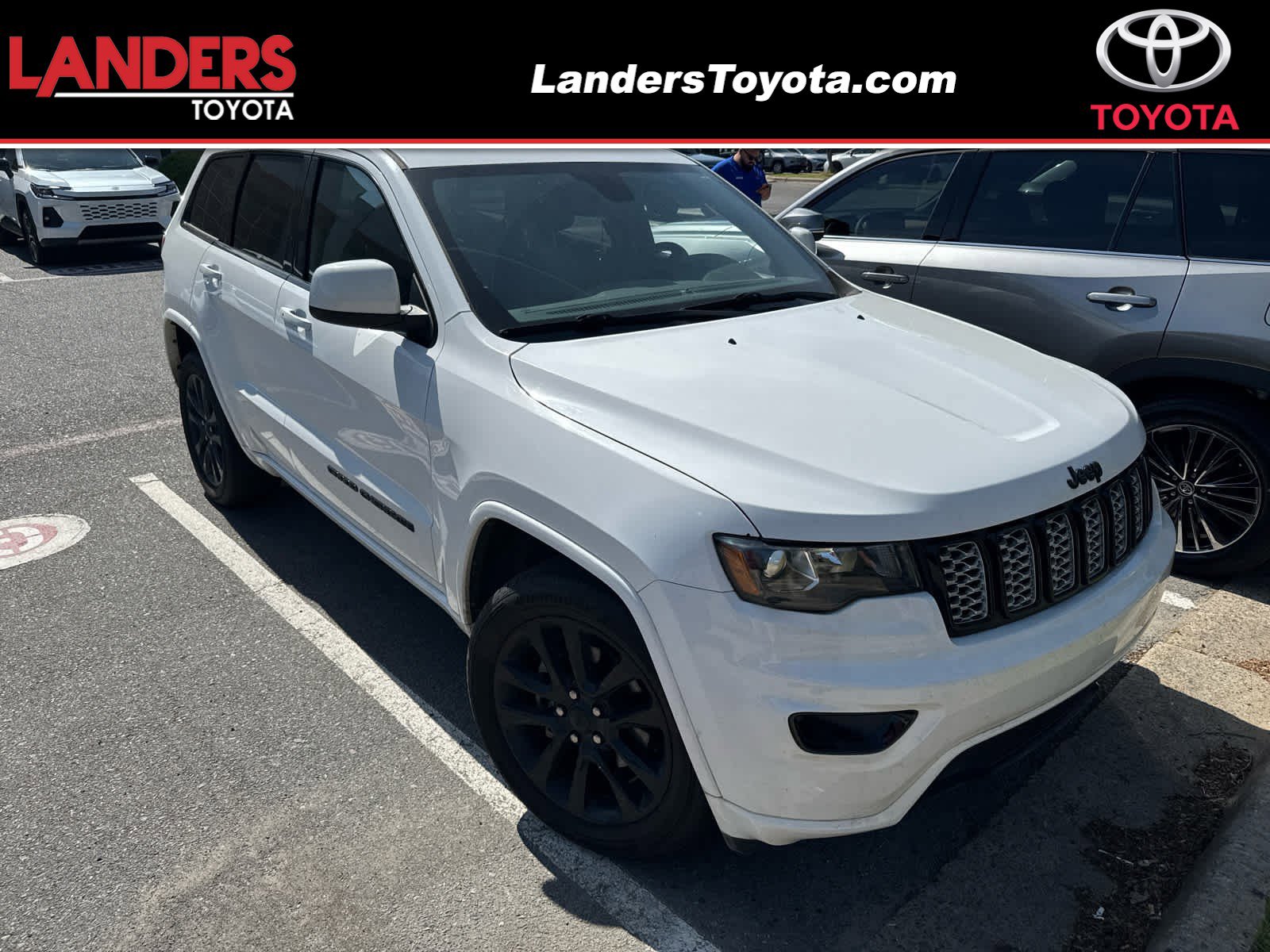 Used 2020 Jeep Grand Cherokee Altitude image 1