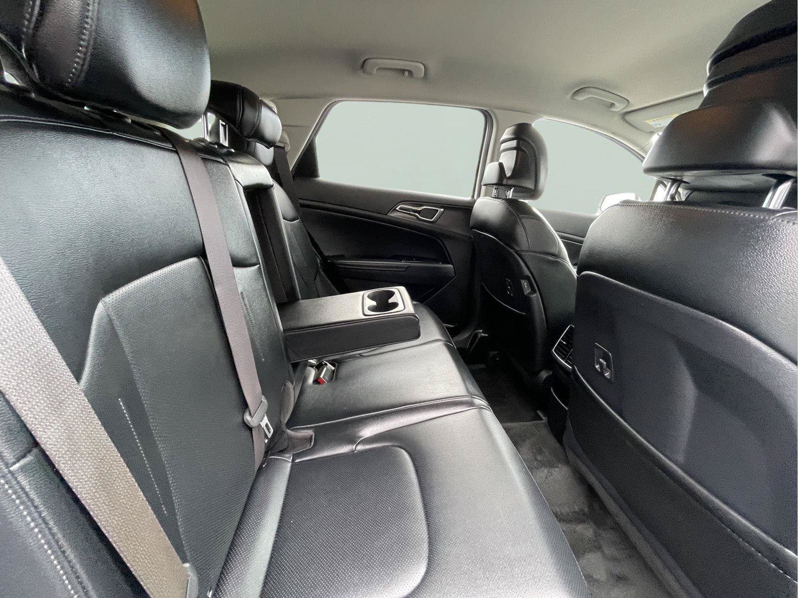 Used 2023 Kia Sportage EX AWD/4WD image 18