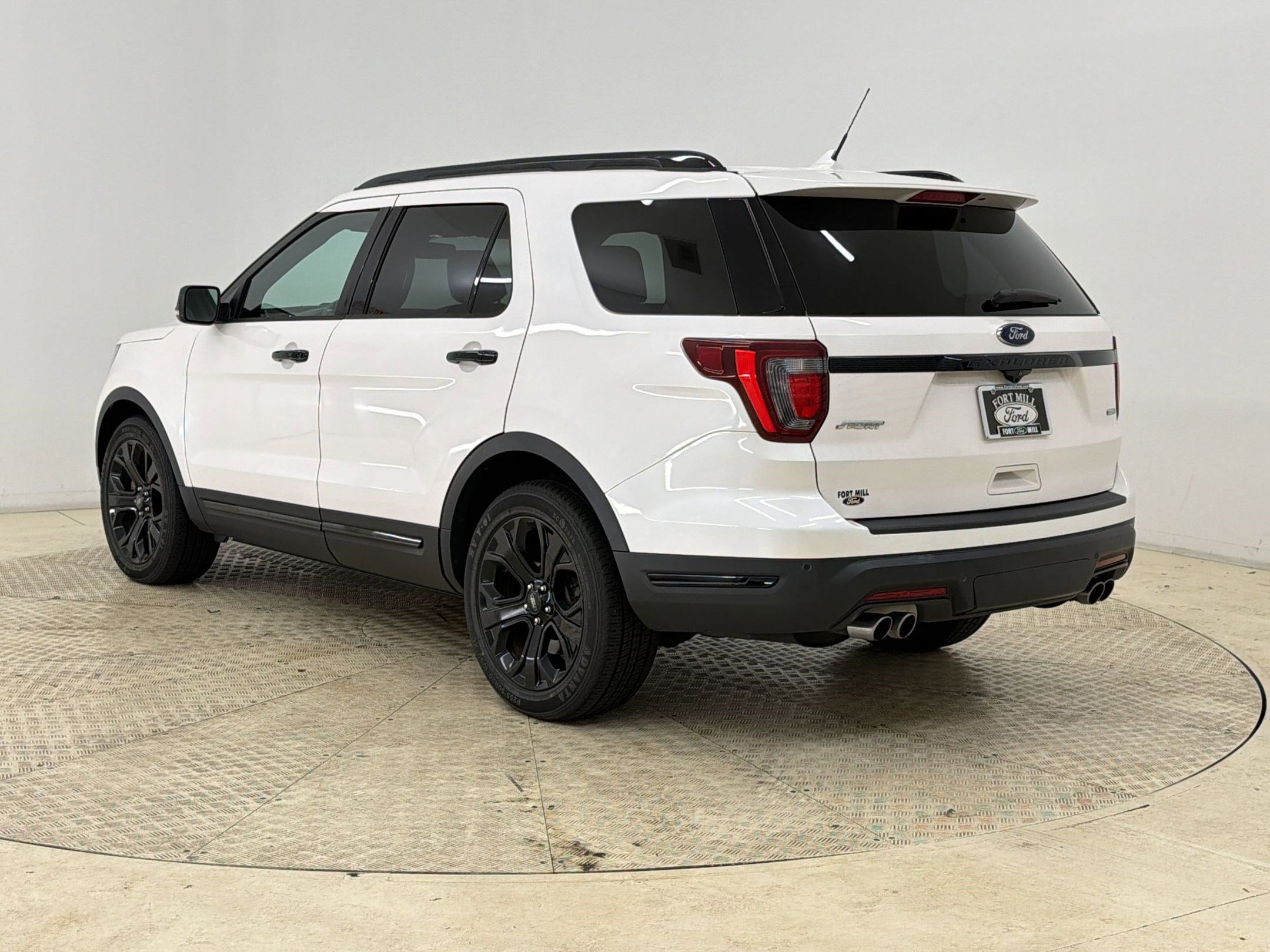 Used 2019 Ford Explorer Sport w/ Equipment Group 401A AWD/4WD image 3