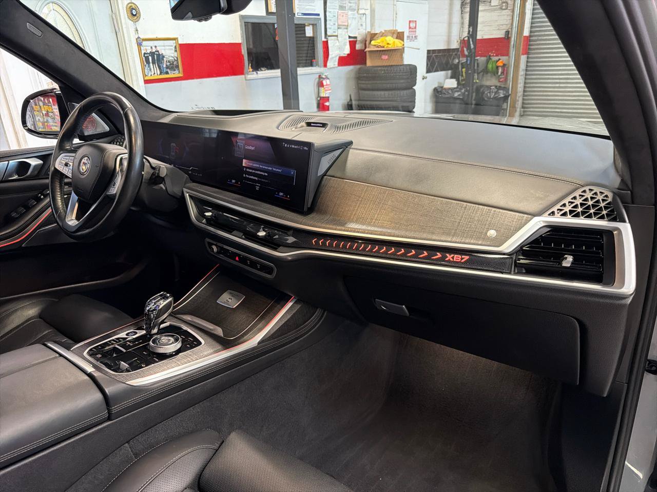 Used 2023 BMW ALPINA XB7 AWD/4WD image 16