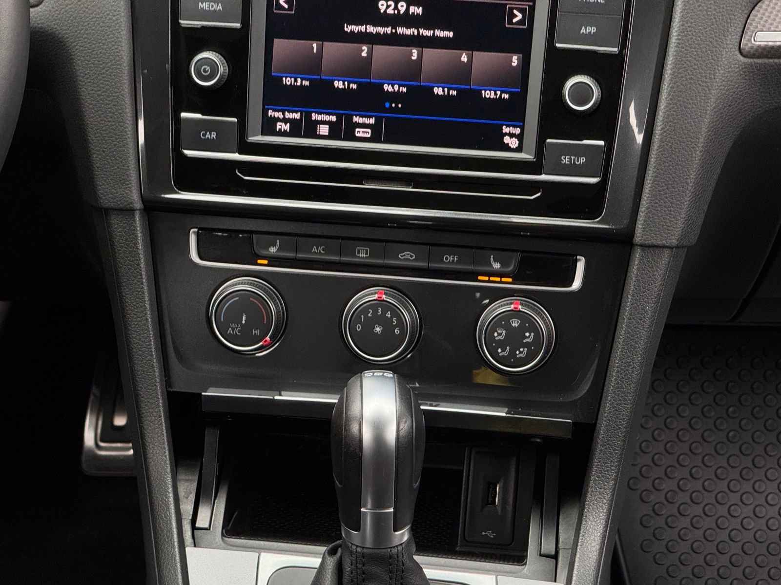 Used 2019 Volkswagen Golf Alltrack S image 19