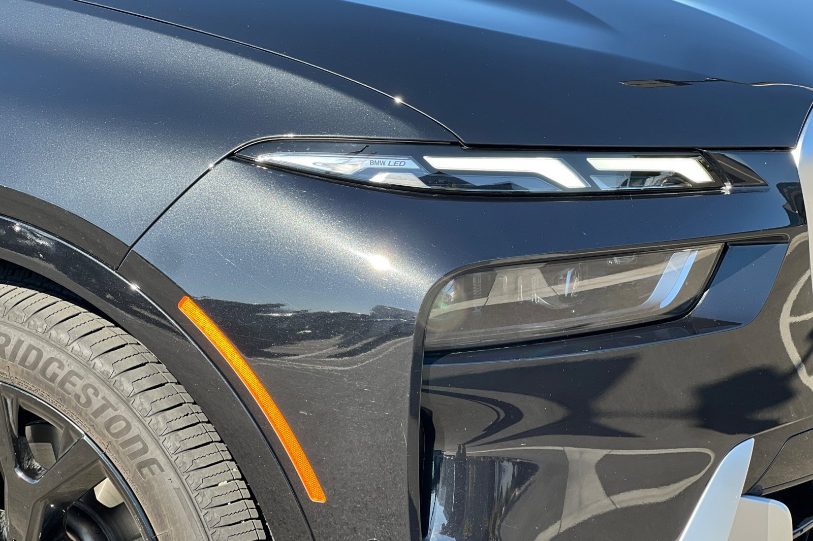 Used 2025 BMW X7 xDrive40i w/ Climate Comfort Package image 47