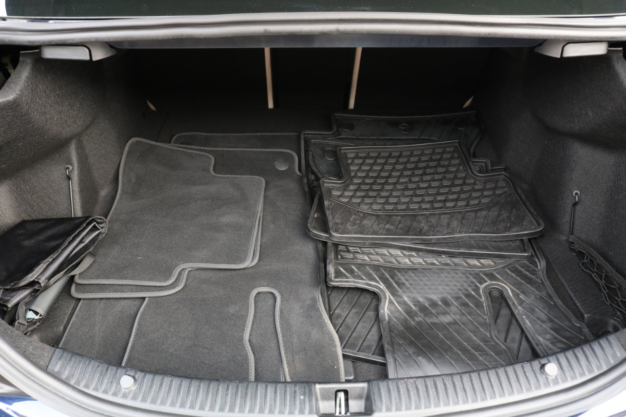 Used 2017 Mercedes-Benz C 300 4MATIC Sedan image 37