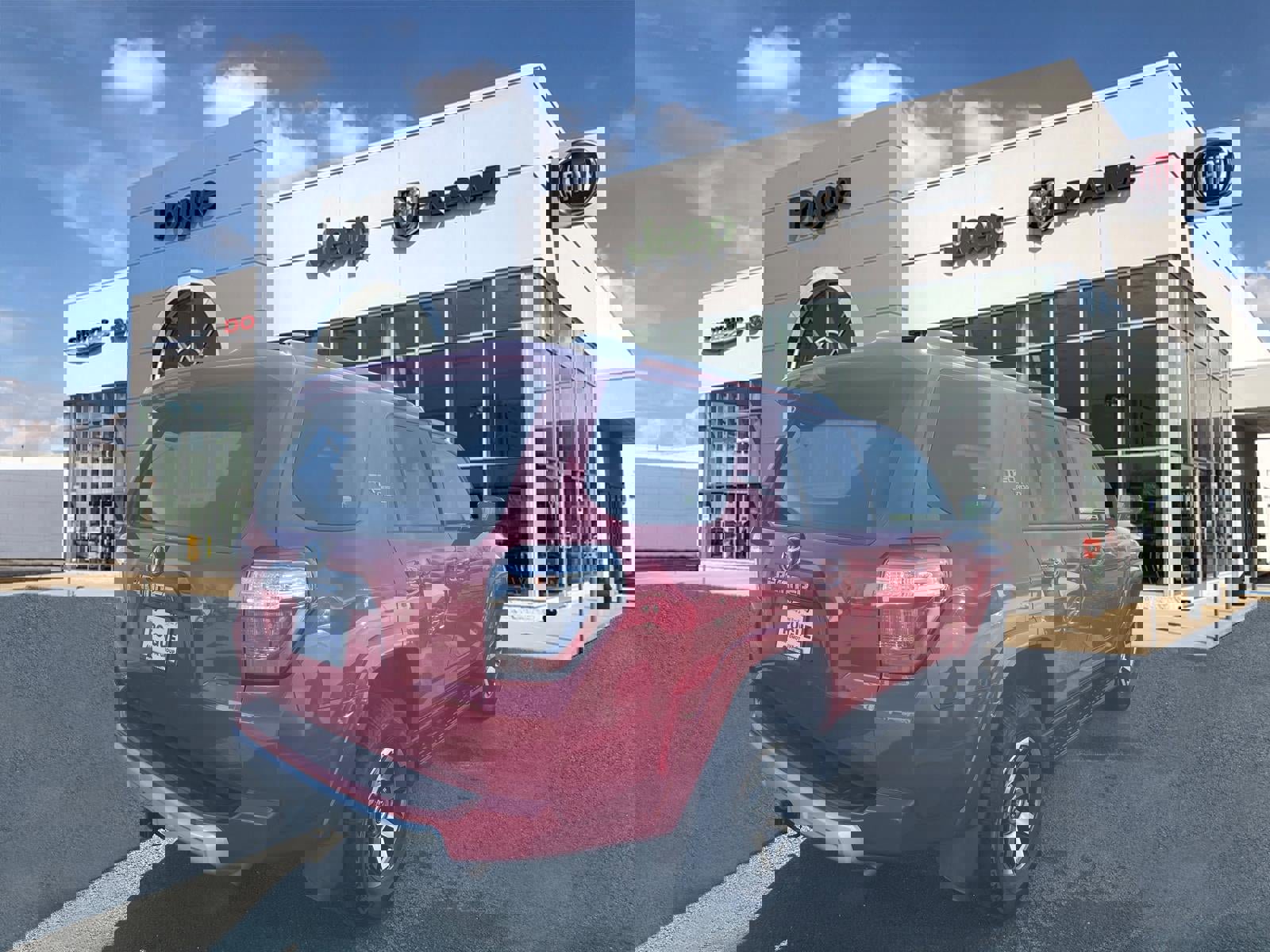 Used 2024 Toyota 4Runner TRD Off-Road image 2