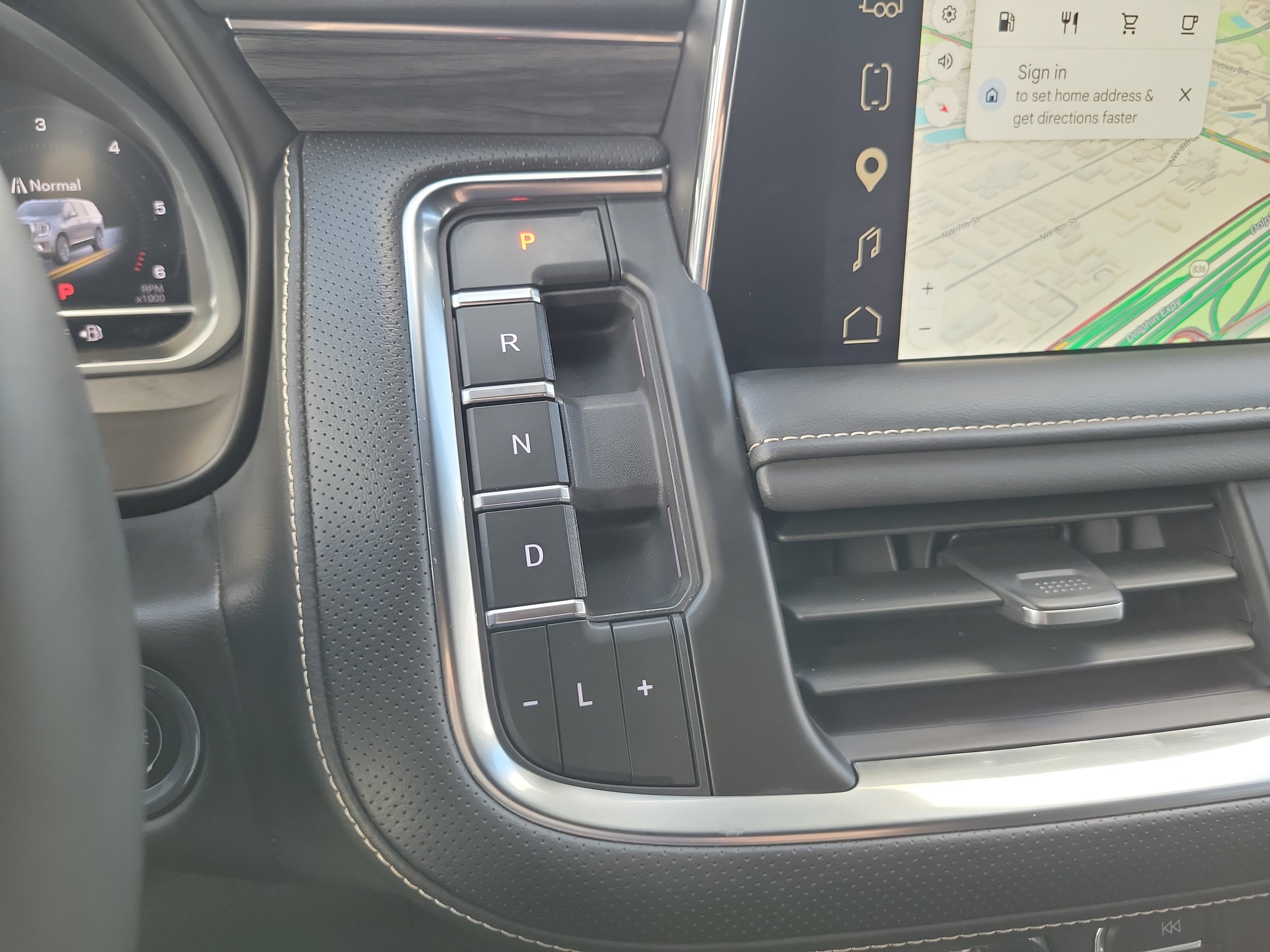 Used 2023 GMC Yukon SLT w/ SLT Luxury Package RWD image 23