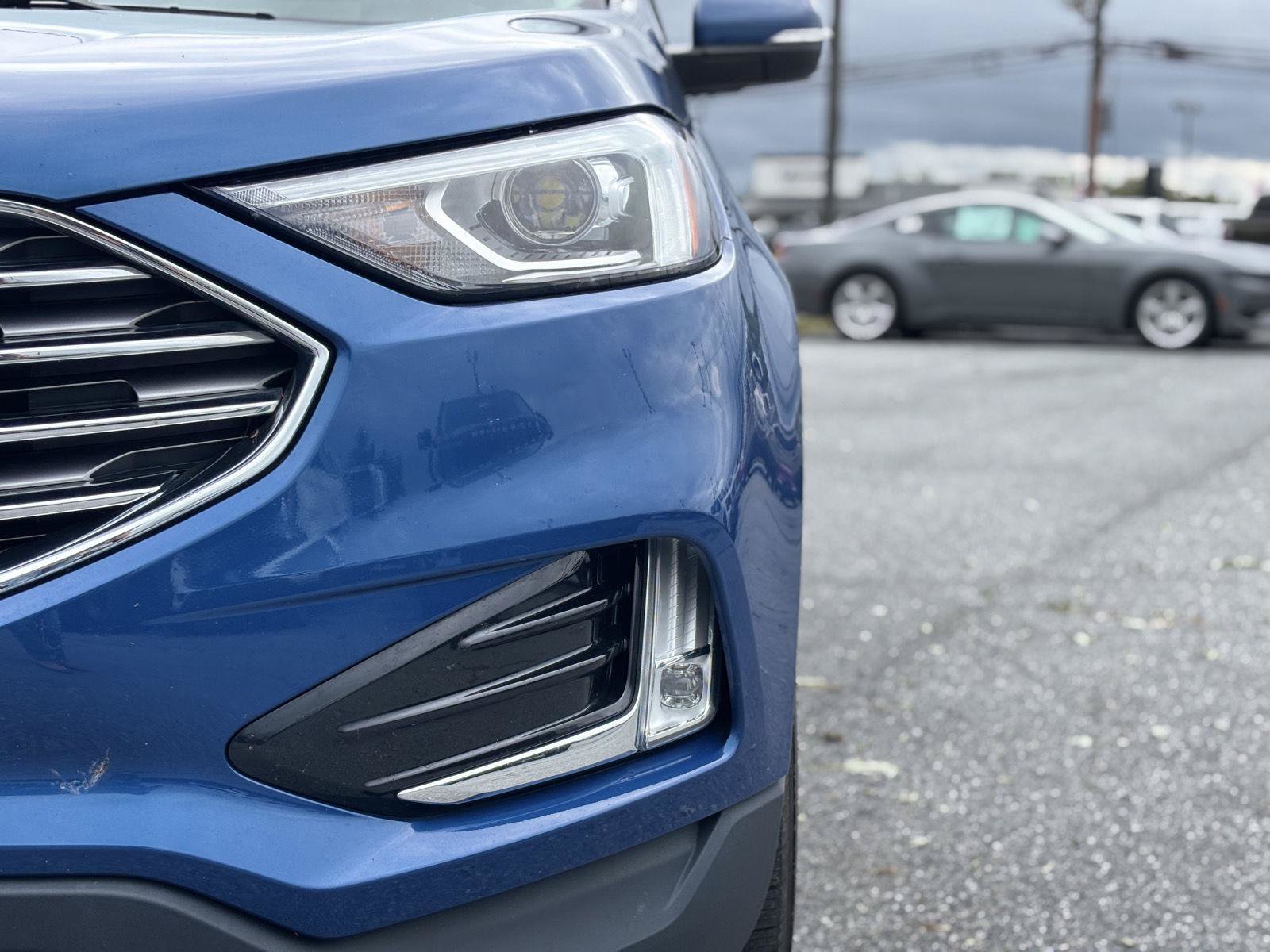 Used 2020 Ford Edge SEL w/ Cold Weather Package AWD/4WD image 3