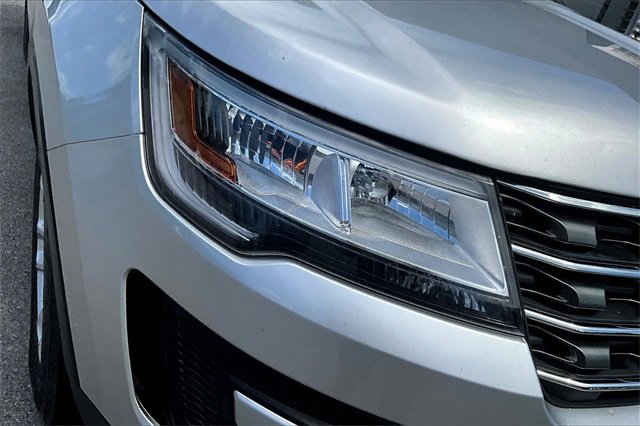 Used 2017 Ford Explorer Base image 32