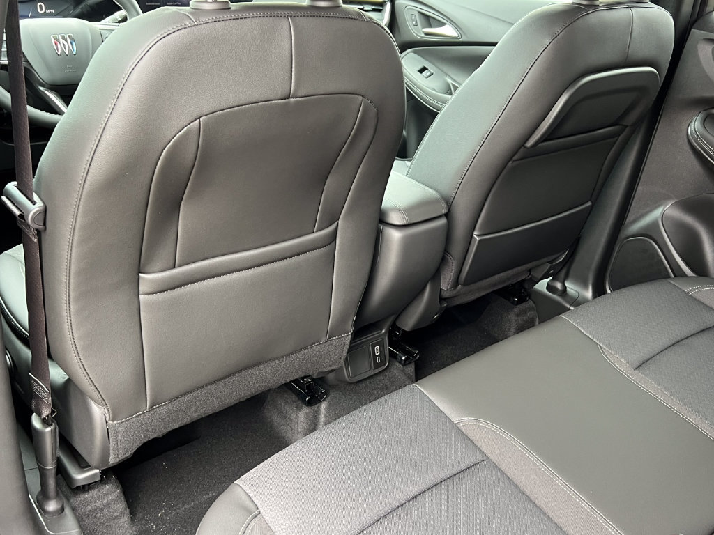New 2026 Buick Encore GX Preferred w/ Comfort Package AWD/4WD image 32