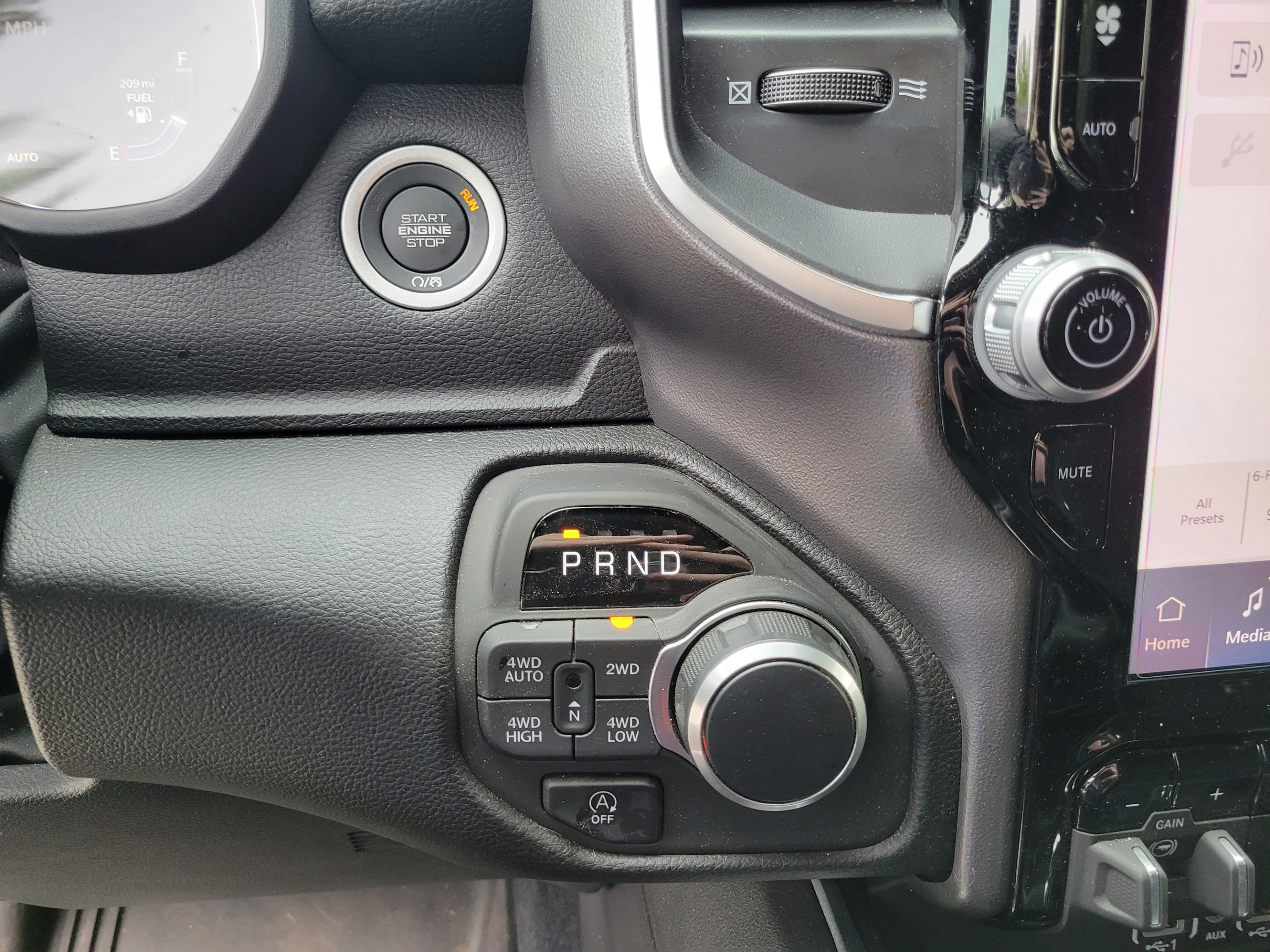 Used 2025 RAM 1500 Big Horn AWD/4WD image 19
