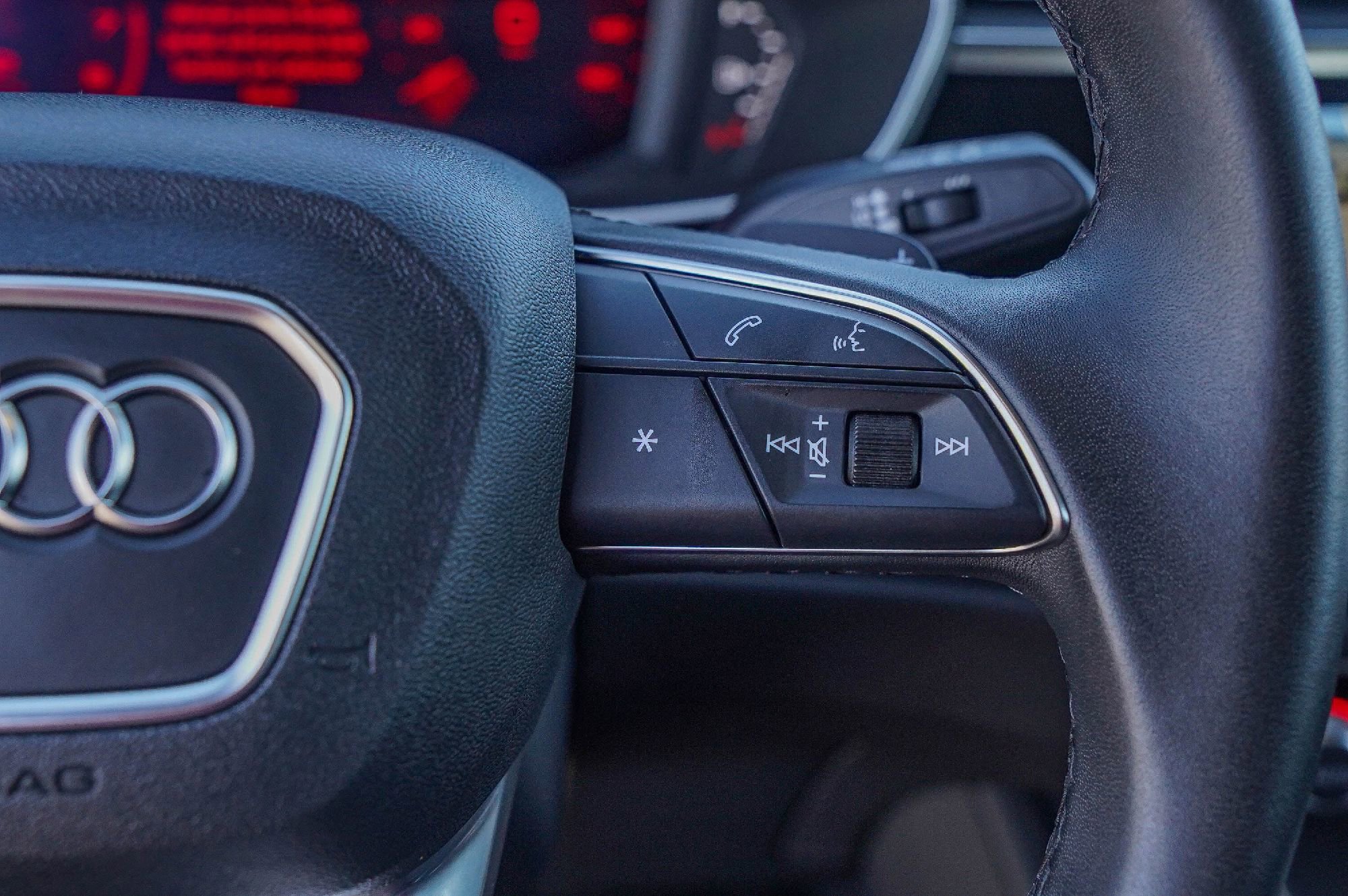 Certified 2025 Audi Q3 2.0T Premium Plus w/ Premium Plus Package image 12