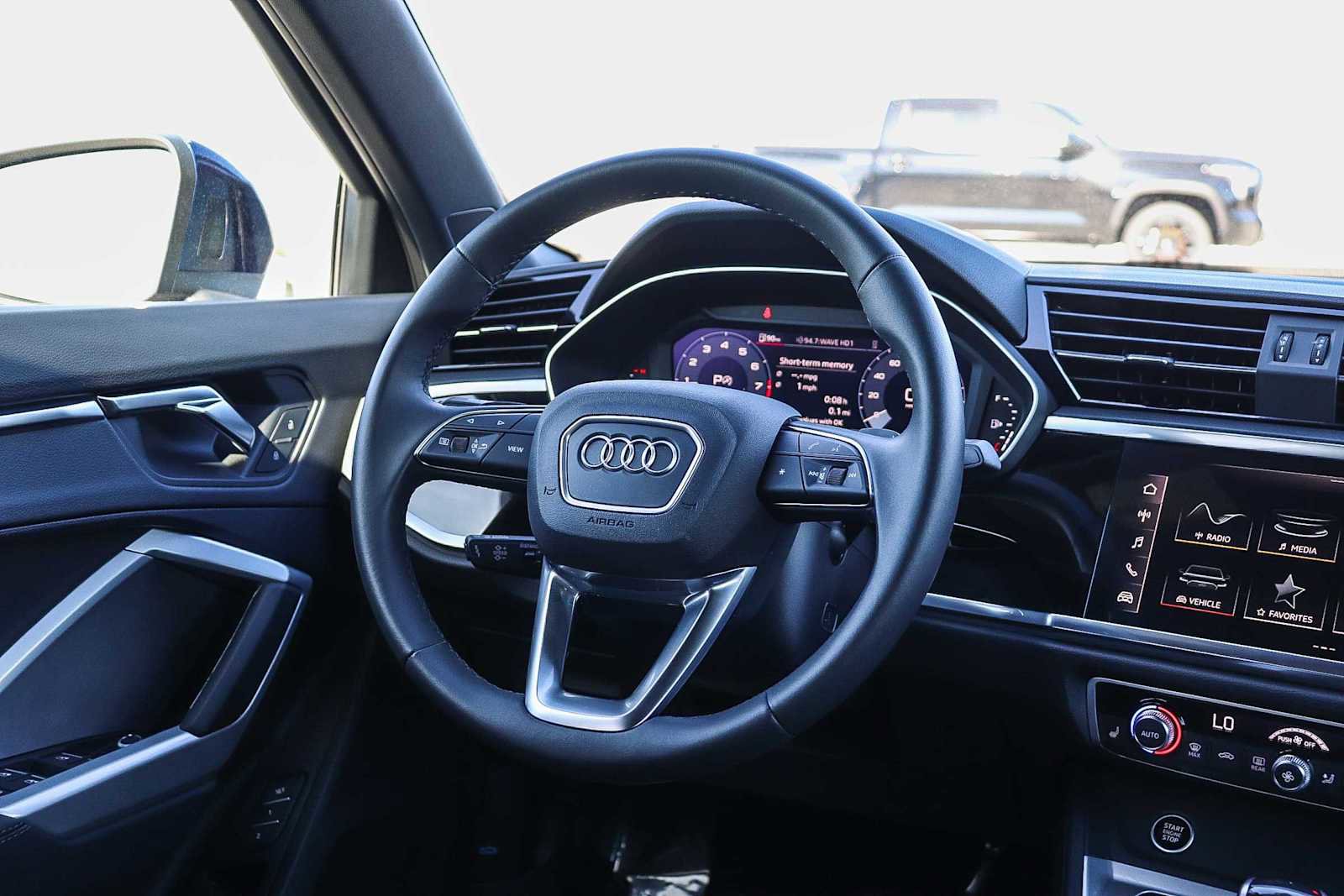 Used 2025 Audi Q3 2.0T Premium w/ Convenience Package image 22