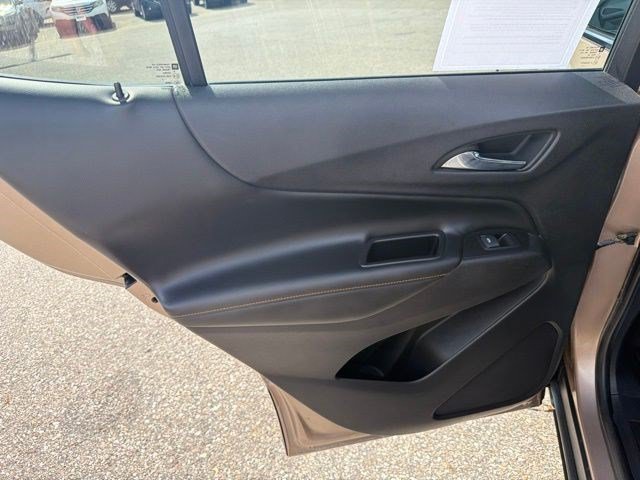 Used 2018 Chevrolet Equinox Premier FWD image 15