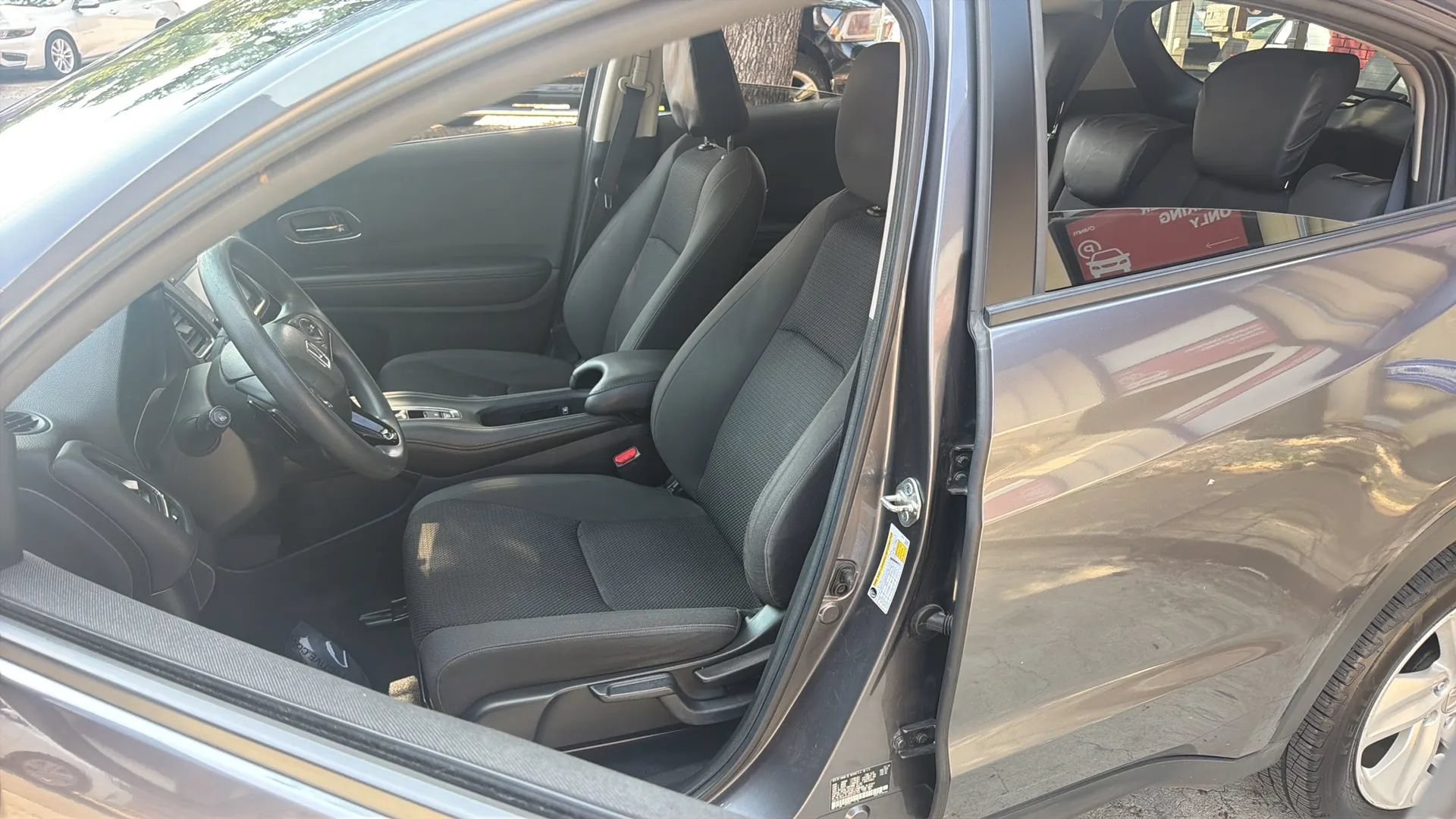 Used 2019 Honda HR-V EX image 10