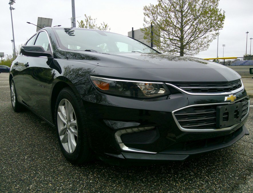Used 2017 Chevrolet Malibu LT w/ Leather Package FWD image 31