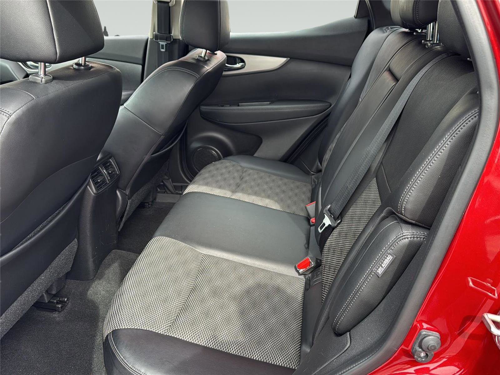 Used 2020 Nissan Rogue Sport SV w/ Technology Package image 29
