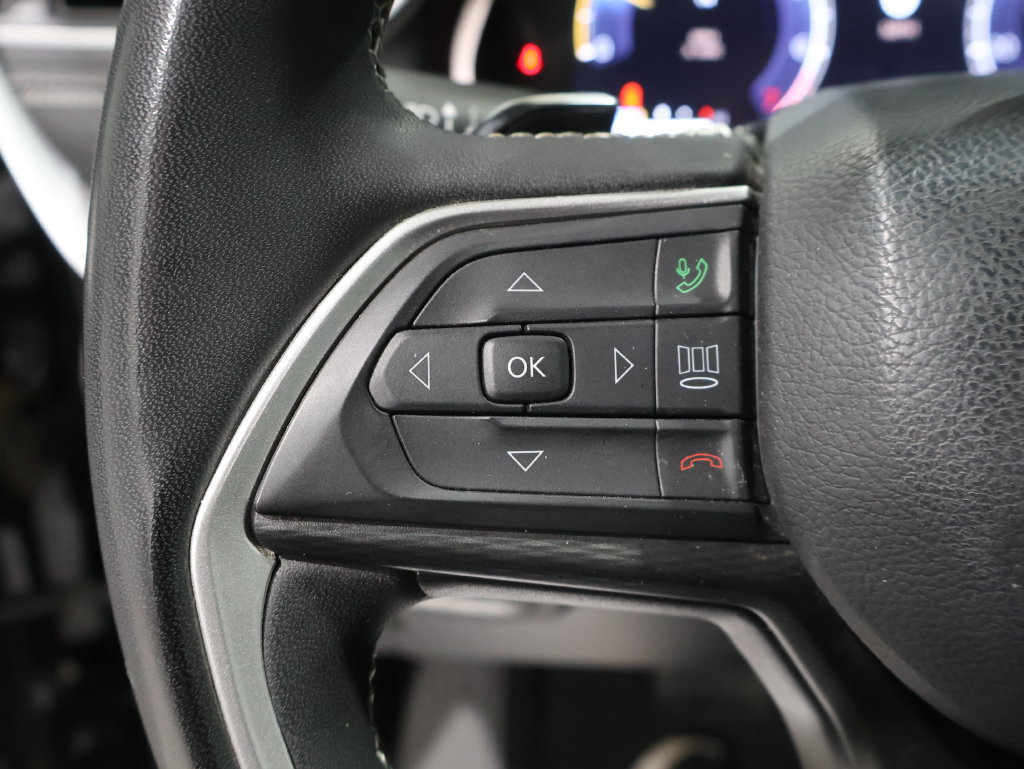 Used 2025 Jeep Grand Cherokee Laredo w/ Luxury Tech Group I AWD/4WD image 35