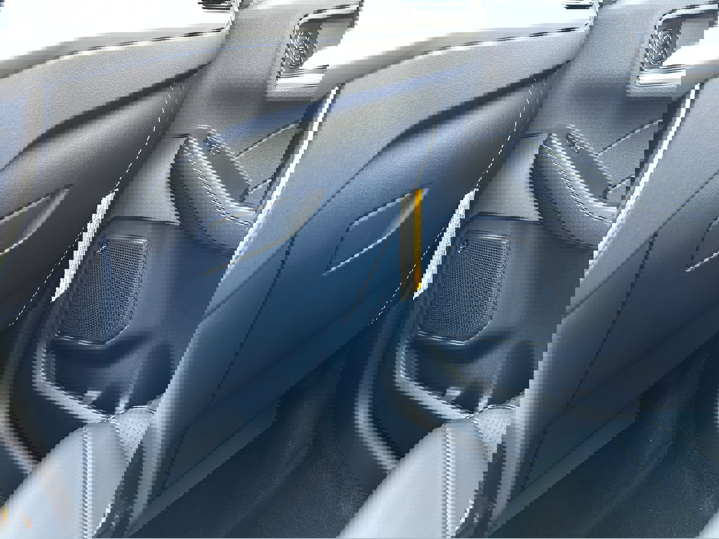 New 2025 Ford Escape SE w/ PHEV Premium Package FWD image 58