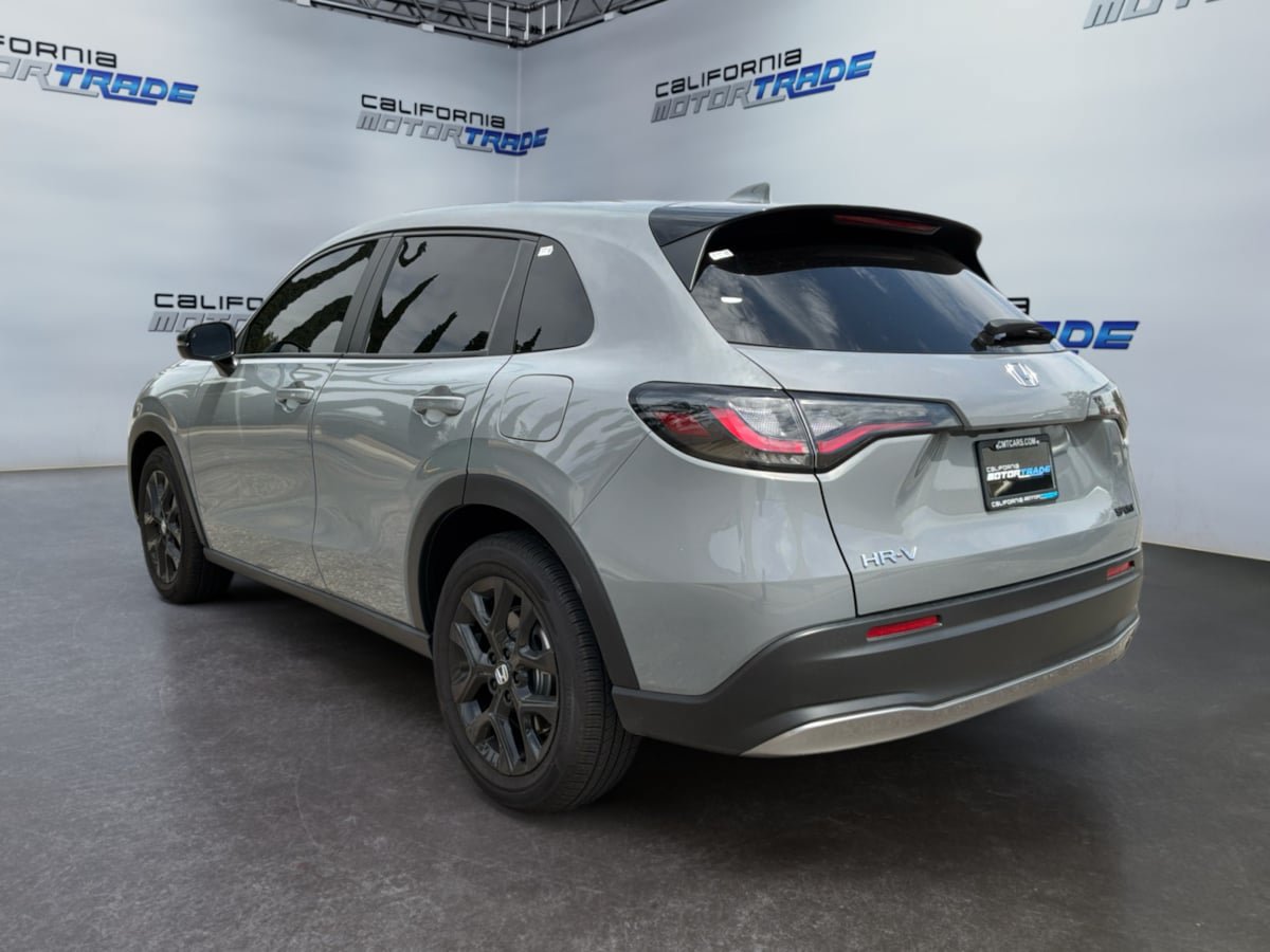 Used 2025 Honda HR-V Sport image 7