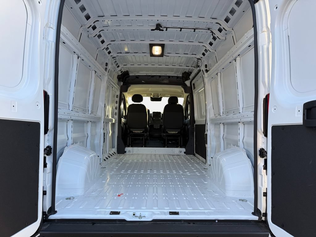 New 2026 RAM ProMaster 3500 w/ Premium Convenience Group FWD image 18