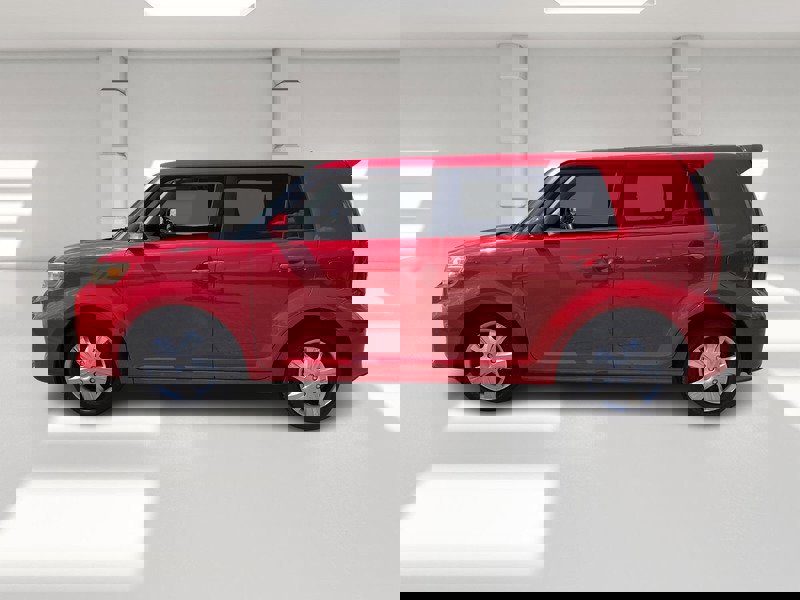 Used 2013 Scion xB FWD image 2