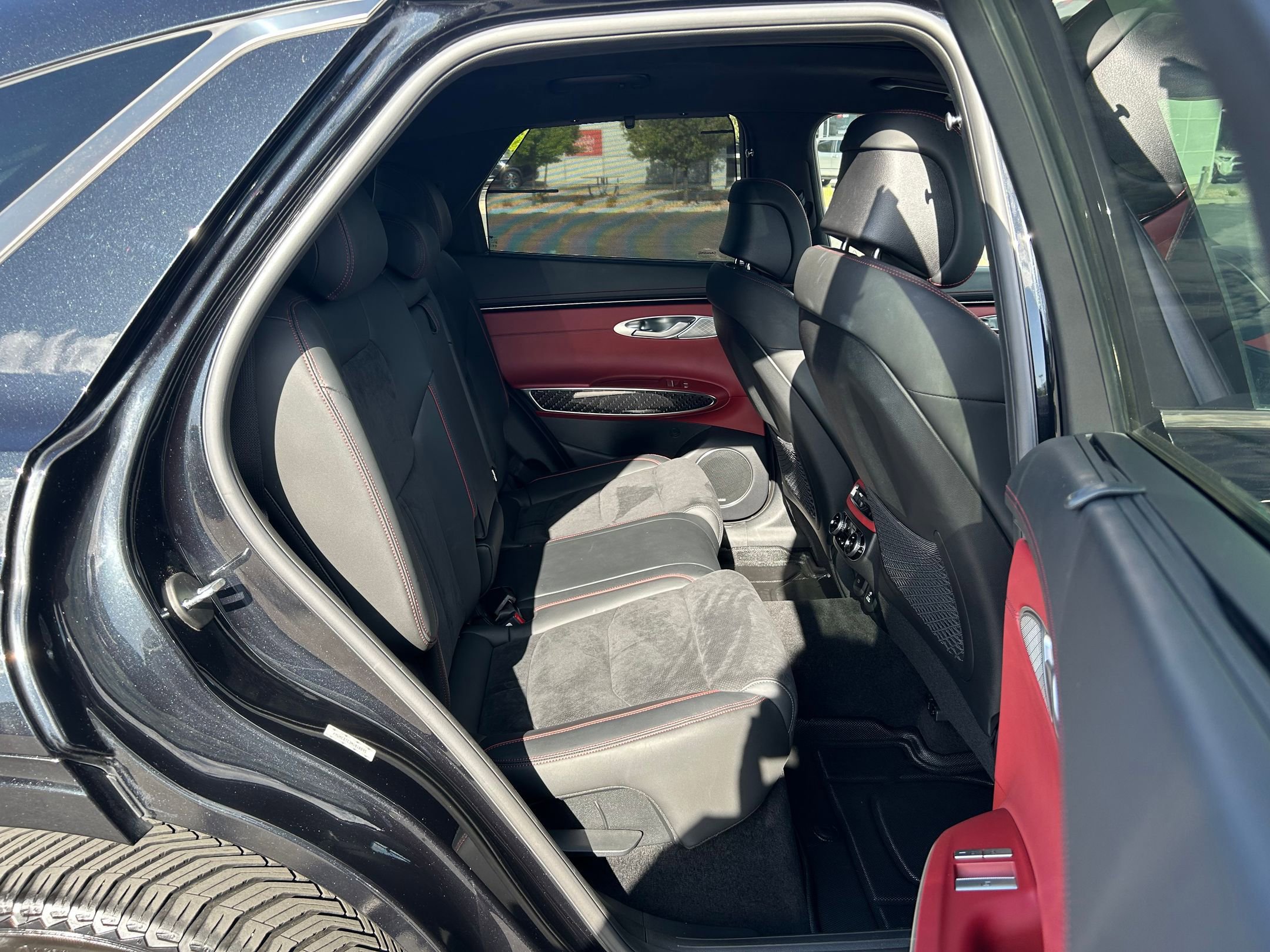 Used 2022 Genesis GV70 3.5T Sport w/ Sport Prestige Package AWD/4WD image 26