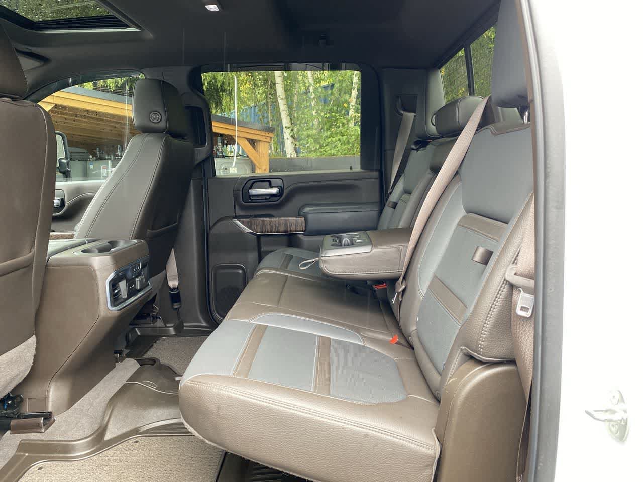 Used 2021 GMC Sierra 3500 Denali w/ Denali Ultimate Package AWD/4WD image 16