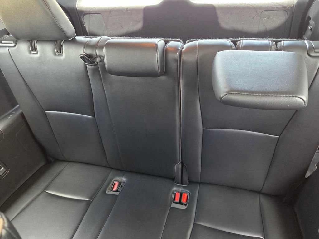 Used 2021 Toyota Highlander XLE FWD image 8