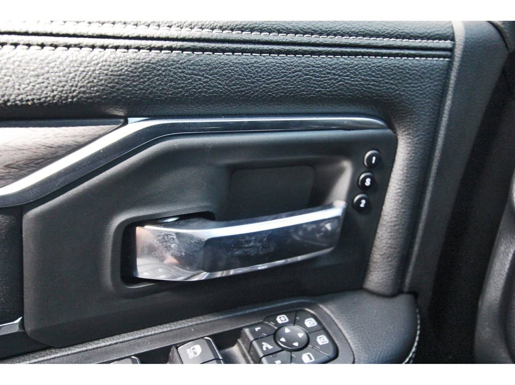Used 2026 RAM 2500 Laramie AWD/4WD image 18