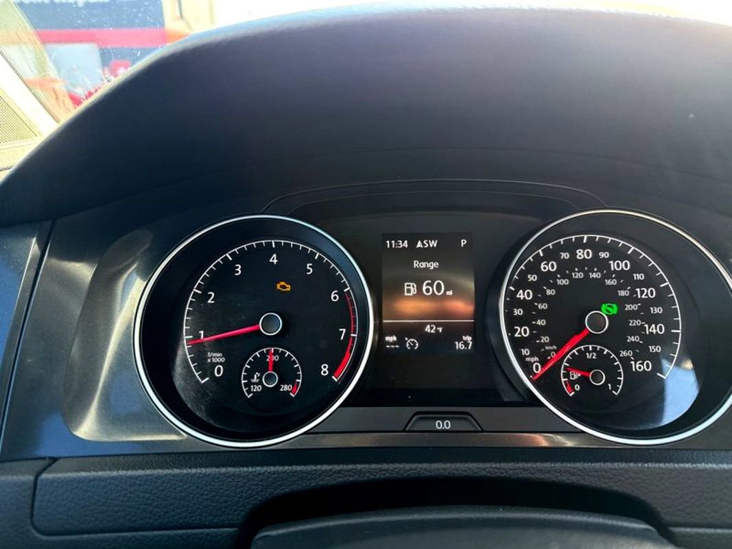 Used 2019 Volkswagen Golf Alltrack S image 23