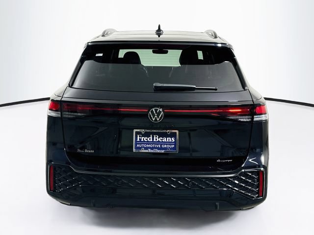 Certified 2025 Volkswagen Tiguan SE R-Line AWD/4WD image 7
