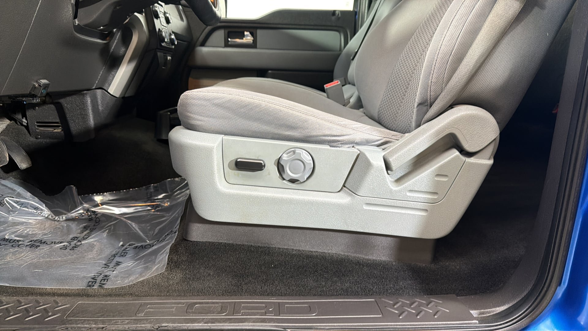 Used 2013 Ford F150 XLT w/ Mid Equipment Group RWD image 21