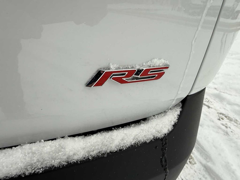 Used 2023 Chevrolet Traverse RS image 28