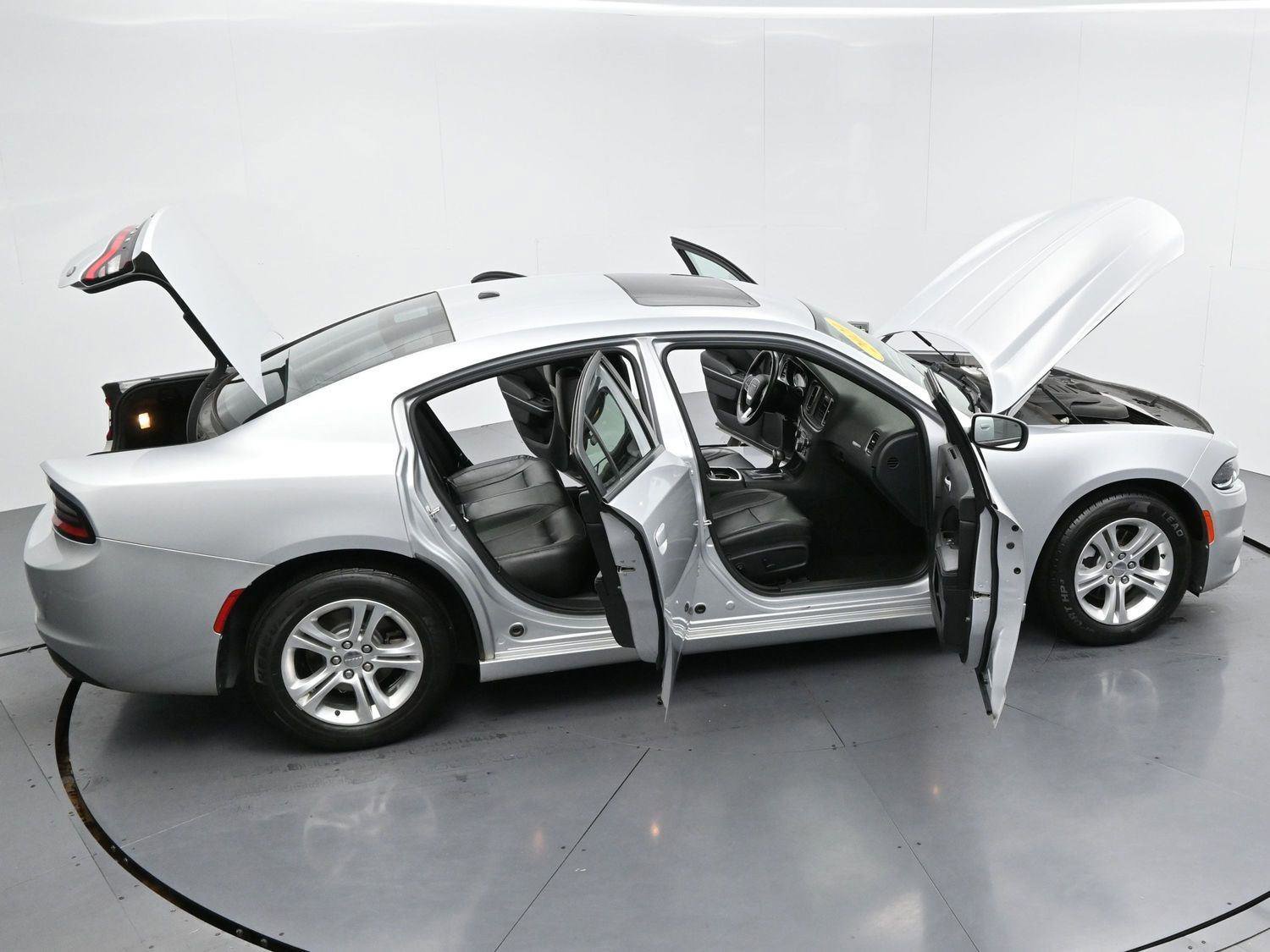 Used 2021 Dodge Charger SXT w/ Leather Interior Group image 45