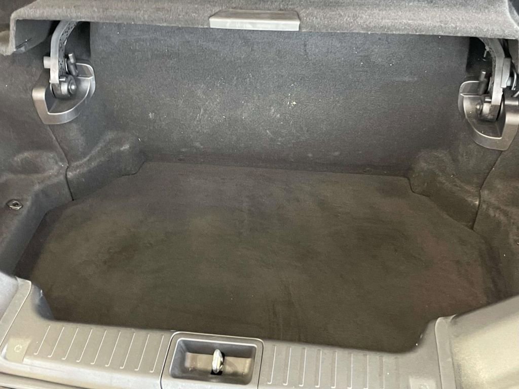 Used 2019 Mercedes-Benz SL 550 image 12