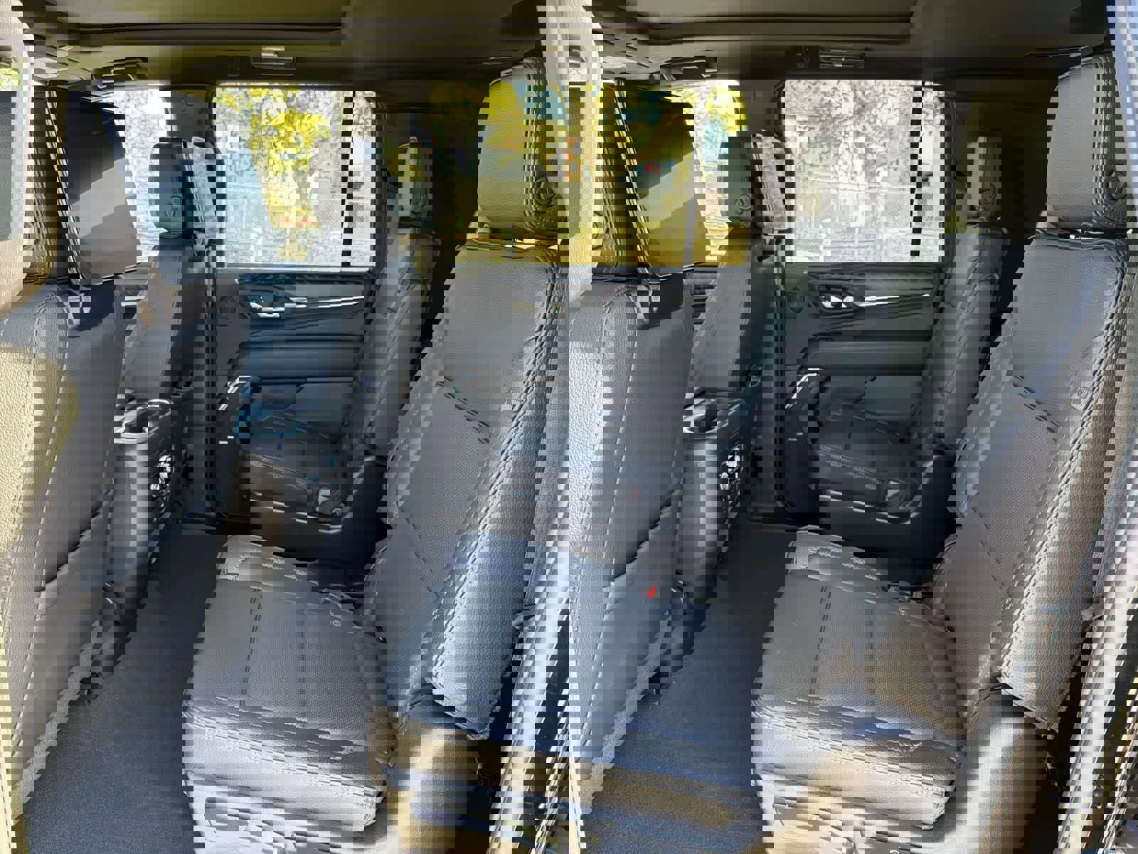 Used 2023 GMC Yukon XL Denali image 29