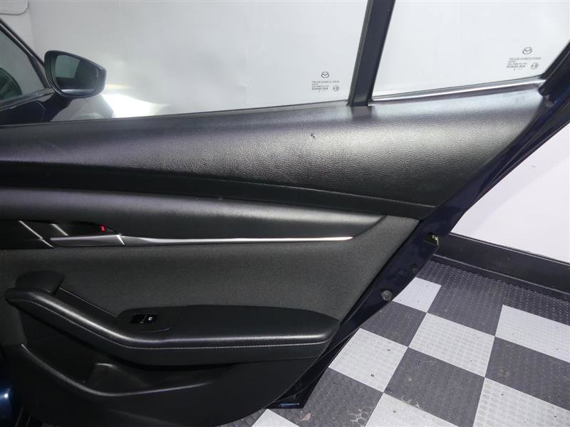 Used 2019 MAZDA MAZDA3 Sedan image 25