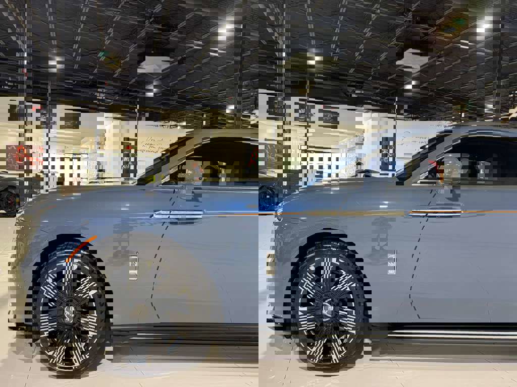 Used 2024 Rolls-Royce Spectre w/ Spectre Launch Package image 43