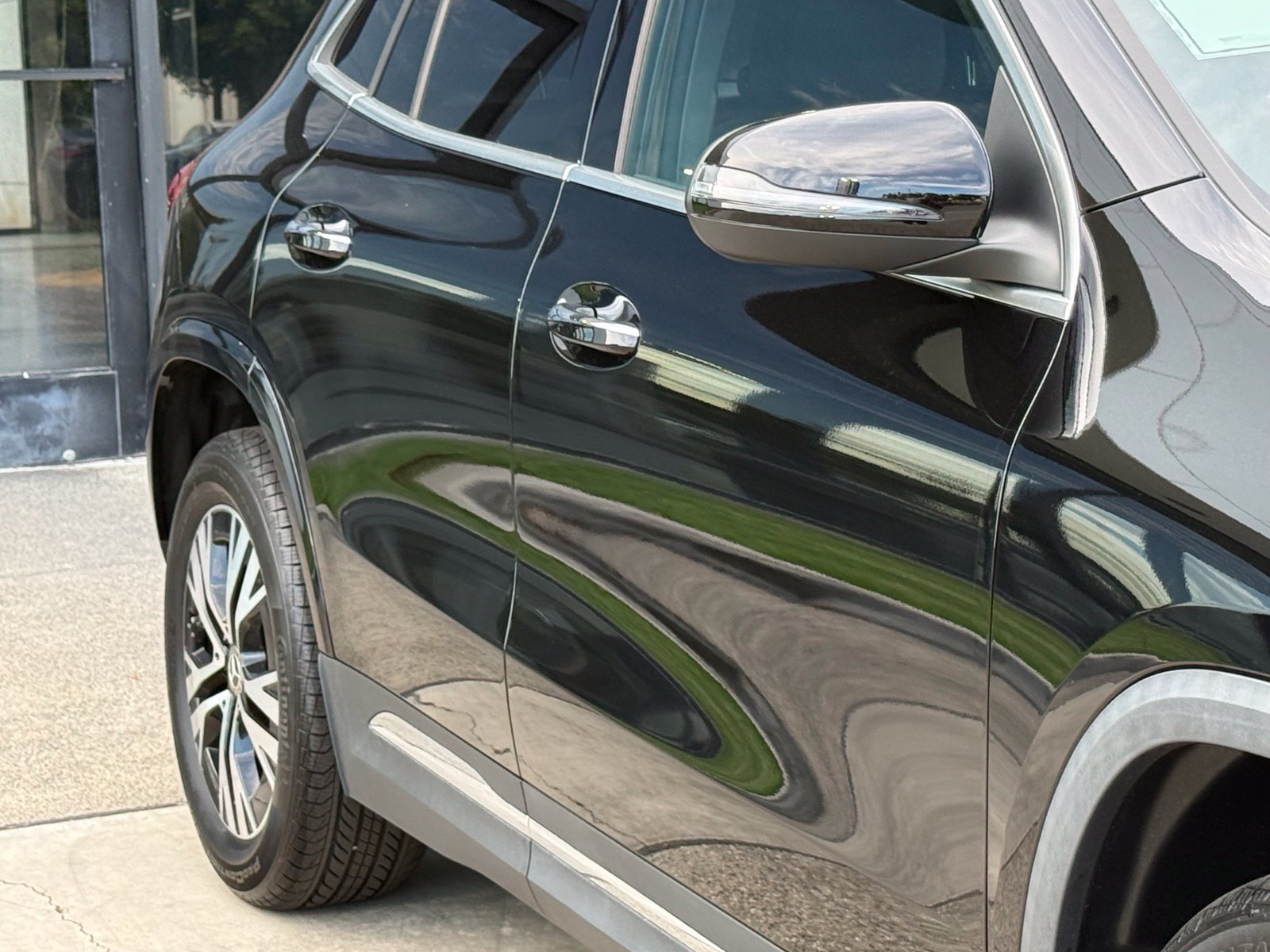 Used 2025 Mercedes-Benz GLA 250 image 9