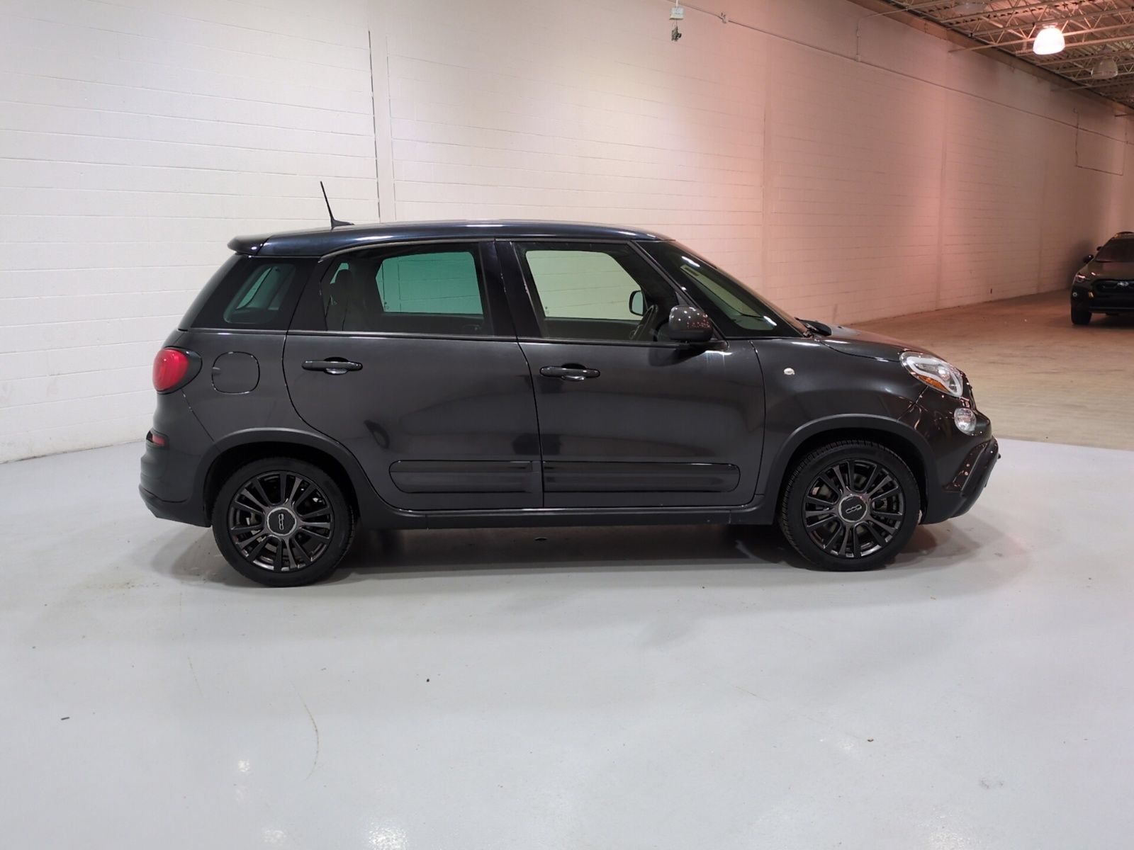 Used 2020 FIAT 500L Trekking FWD image 2