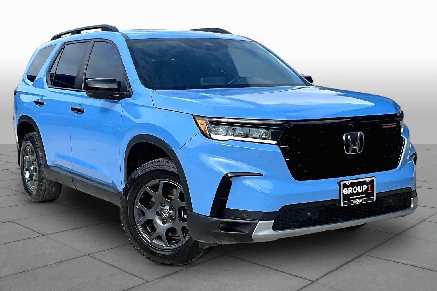 Used 2024 Honda Pilot TrailSport image 3