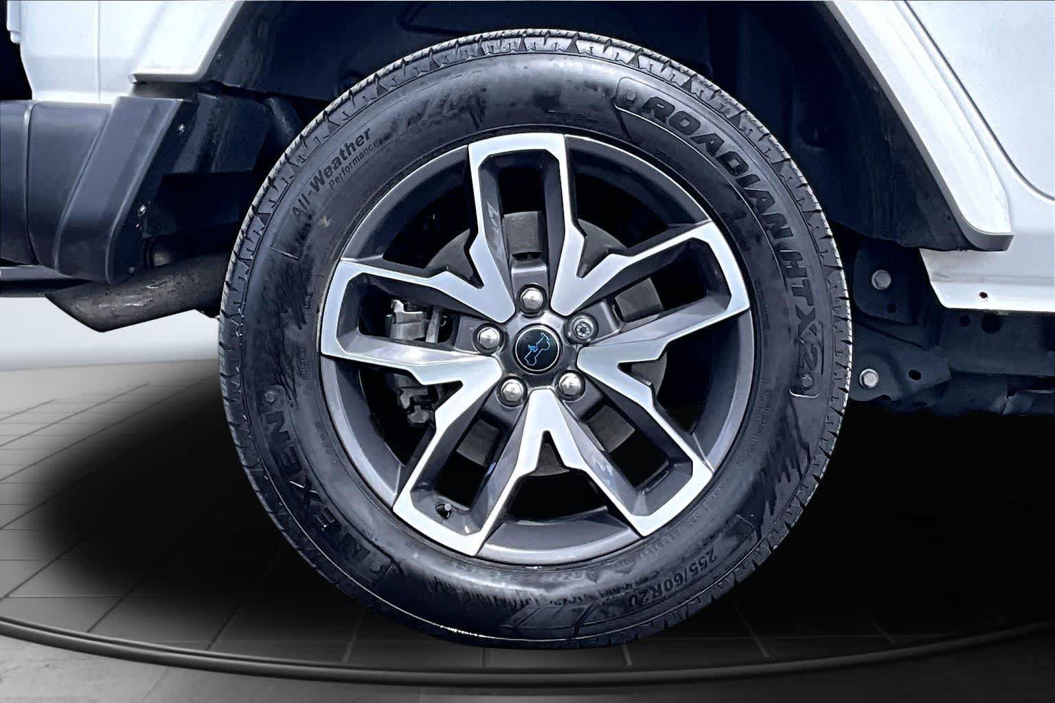 Used 2024 Jeep Wrangler Unlimited AWD/4WD image 36
